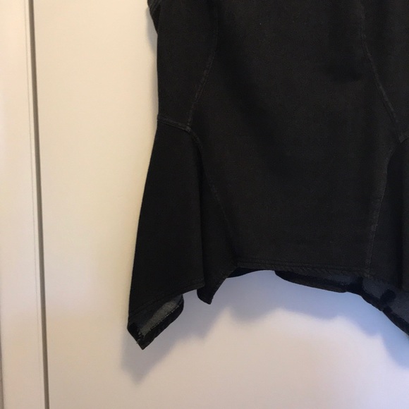 Asymmetrical hemline top - Picture 3 of 5